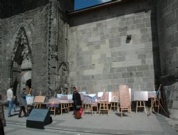 Kent meydanında tarih sergisi